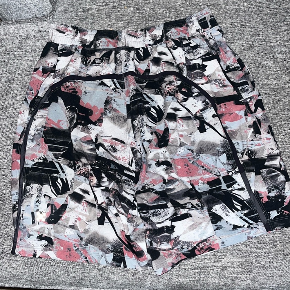 Lululemon shorts, cool design, worn twice.